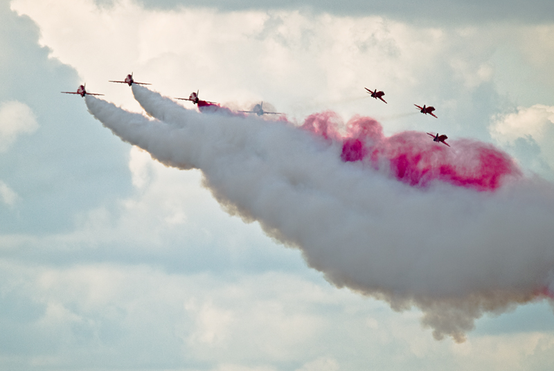 128_Radom_Air Show_Red Arrows na British Aerospace Hawk T1.jpg